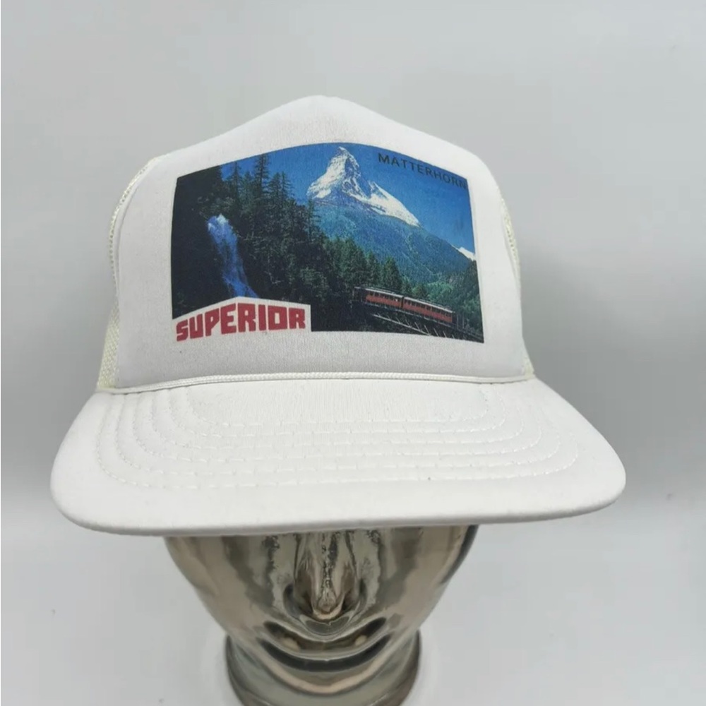 Vintage Superior Matterhorn Snapback Trucker Hat Cap - White.